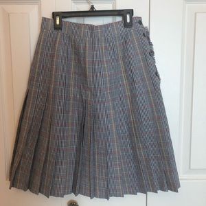 Vintage 1970s pleated plaid skirt.